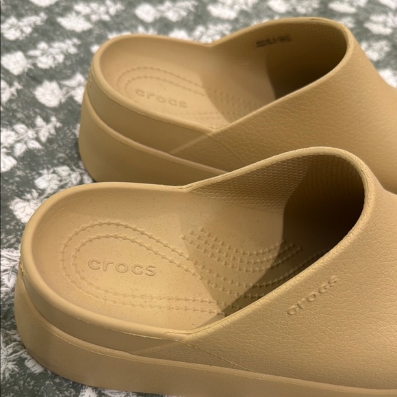 Crocs Clogs - Picture 4 of 5